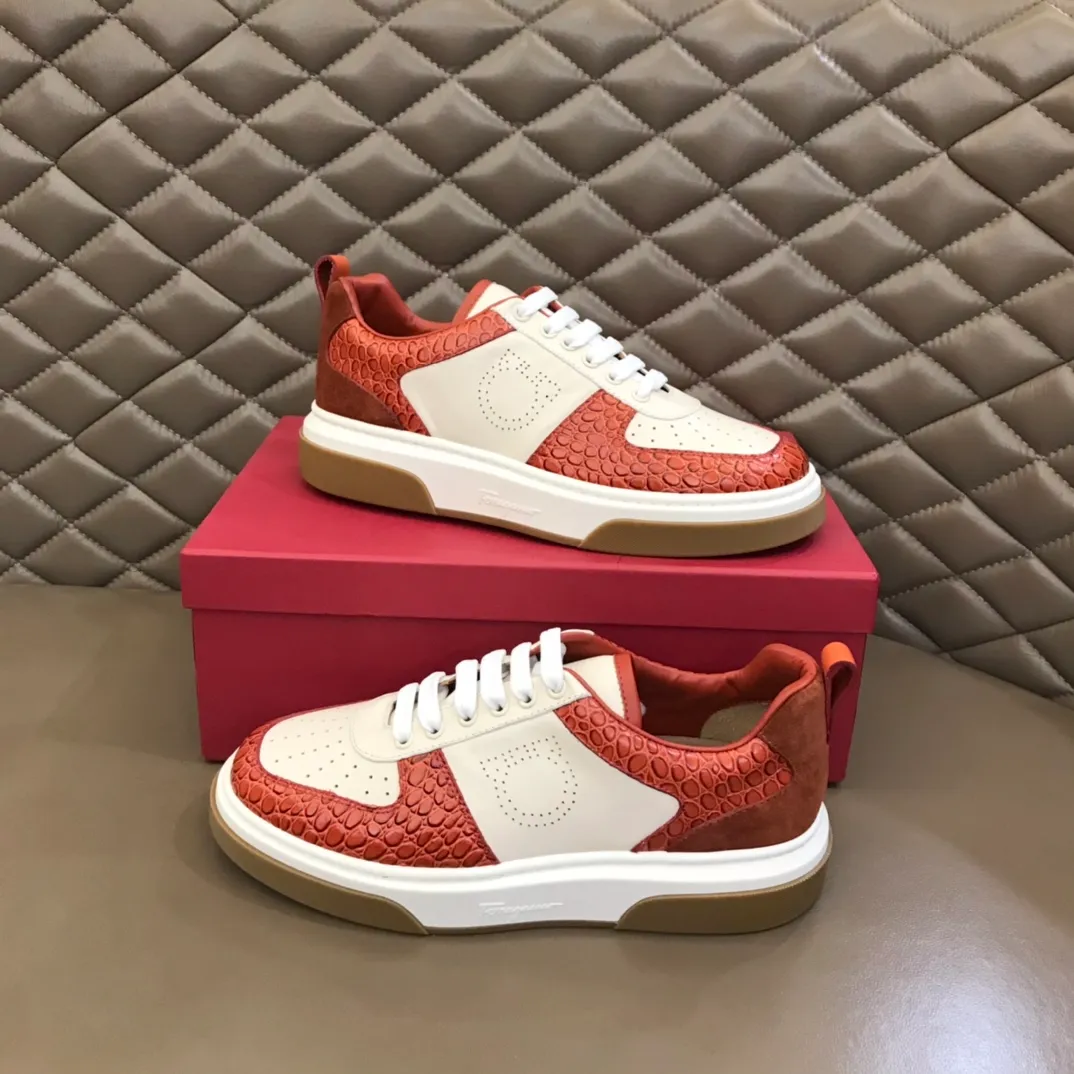 p420 "Salvatore Ferraga**" men's low-cut fashion sneakers. This casual shoe has a novel structure and is made of soft calfskin. The contrasting color elements on the upper highlight the bold and avant-garde atmosphere. The first-layer cowhide lining is high-end and comfortable. Energetic and fresh, these shoes can be worn with casual looks or add a touch of street style to elegant trousers.  Size: 38-44